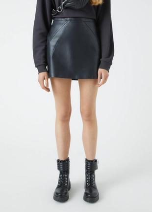 Юбка из экокожи с клиньями