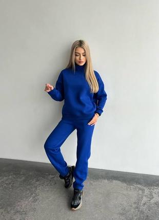 Женский спортивный костюм