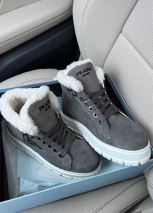 Серые зимние замшевые кроссовки ботинки прада prada3 фото