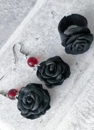 Шкіряні сережки ′blackroses′