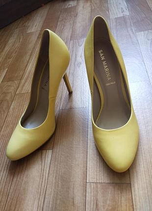 Шкіряні туфлі