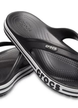 Шлепанцы, вьетнамки кроксы crocs bayaband flip black / white1 фото