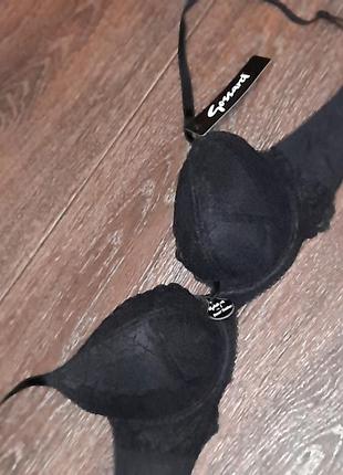 Новый кружчатый бюстгалтер р.75 b 34 b от gossard,косточки, поролон, вкладыши