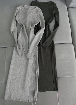 Сукня з розрізом на нозі довга однотонна в рубчик з довгими рукавами3 фото