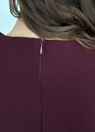 Женское платье с перьями