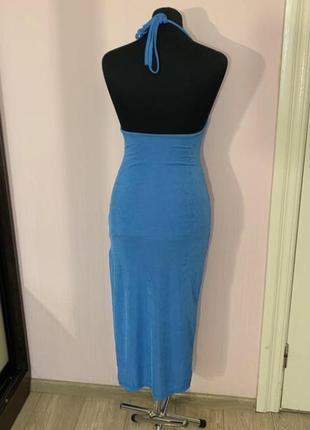 Плаття блакитне масляне з вирізом декольте, розріз, відкрита спина9 фото