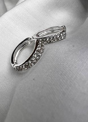 Святкові новорічні сріблясті сережки з діамантами гвоздики пусети6 фото