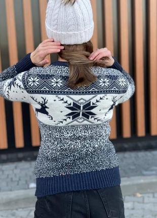 Жіночий новорічний светр5 фото