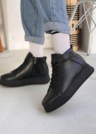 Чорні жіночі зимові кеди кросівки хайтопи черевики ботинки з натуральної шкіри