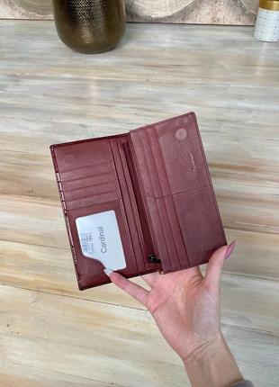 Шкіряний жіночий купюрник прямокутний лаковий гаманець бордовий3 фото