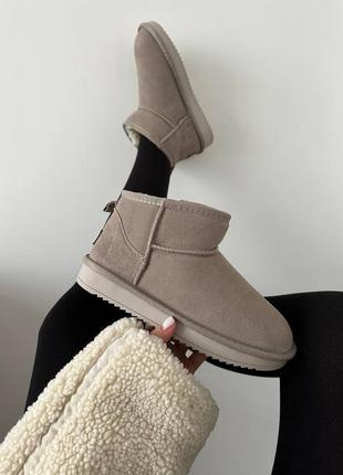 Женские угги ugg ultra mini latte suede