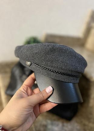 Трендовая женская фуражка