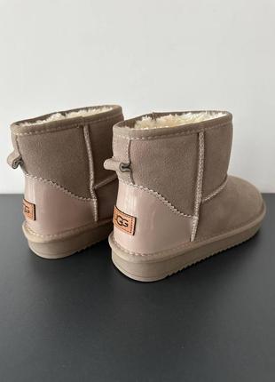 Жіночі уггі ugg mini sand lacquer9 фото