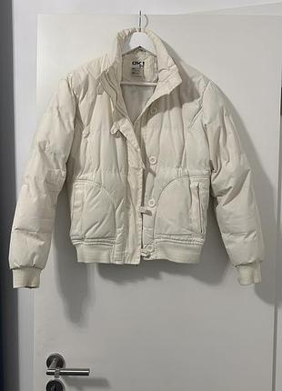 Біла курточка