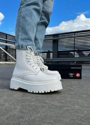 Чоботи зимові шкіряні на платформі dr. martens jadon white fur