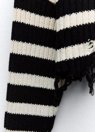 Полосатый трикотажный укороченый свитер7 фото