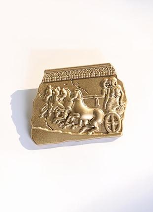 Брошка колісниця в античному стилі пін значок під матове золото ретро вінтаж