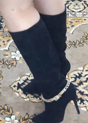 Натуральные замшевые сапоги на шпильке