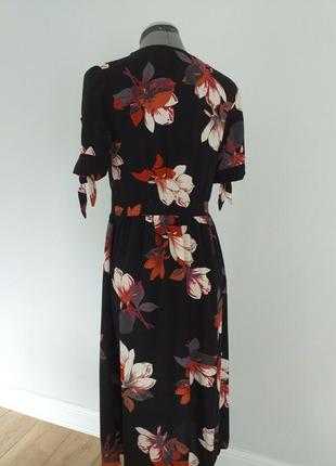 Шикарное яркое платье с цветочным принтом4 фото