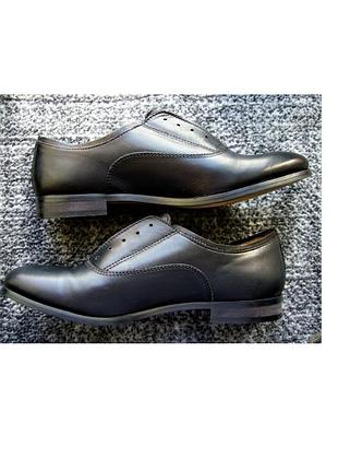 Кожаные туфли лоферы andre на низком каблуке