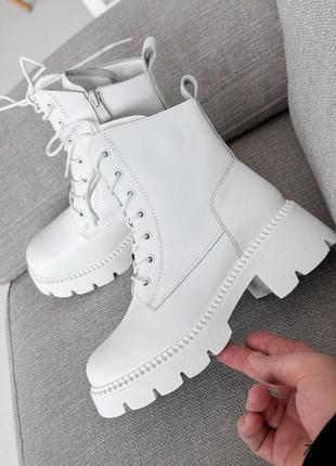 Белые натуральные кожаные зимние ботинки на шнурках шнуровке толстой подошве кожа зима