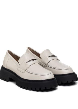 Туфлі-лофери жіночі на масивній підошві 2024т