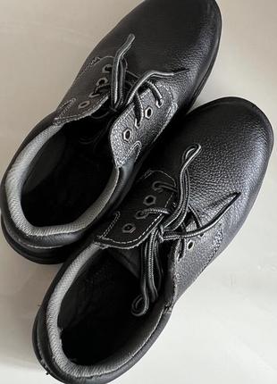 Обувь рабочая с металической вставкой