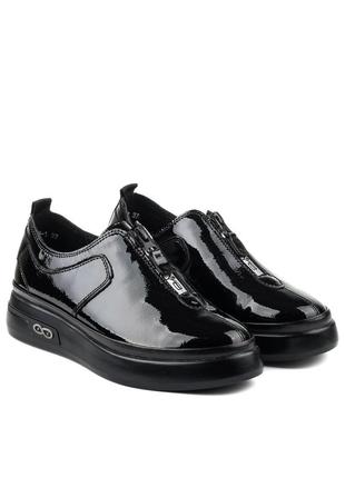 Туфлі жіночі чорні лаковані на платформі 2292т-а