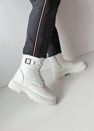 Зимние белые ботинки3 фото