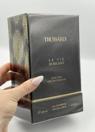 Musk noir perfume enhancer