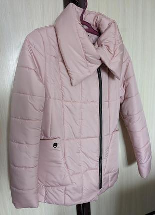 Жіноча куртка, ніжно рожевого кольору, розмір 44-46