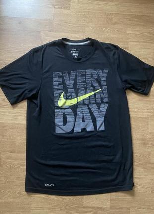 Футболка nike dri-fit