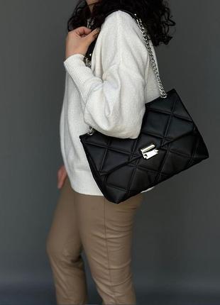 М'яка стьобана сумочка кроссбоді на ланцюжку не дорога сумка на плече