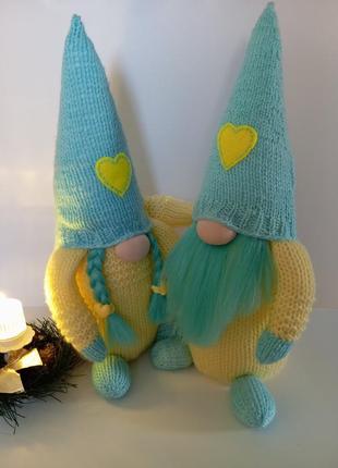 Игрушка гном патриотический украинский с сердцем