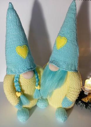 Игрушка гном патриотический украинский с сердцем