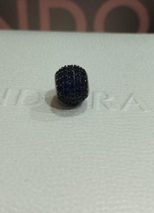 Шарм бусина pandora pave цирконий синий