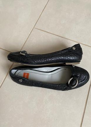 Туфельки шкіряні стильні модні оригінал hugo boss розмір 399 фото