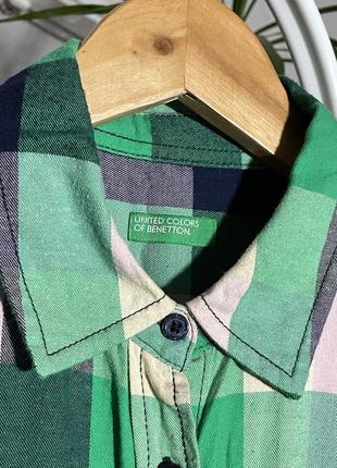 Бавовняна подовжена сорочка benetton у рубчик зелено-рожева широкий крій oska, cos7 фото