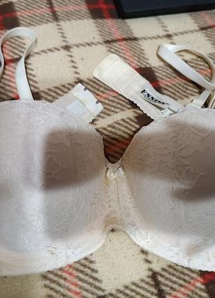 Бюстгальтер новые