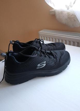 Кроси skechers