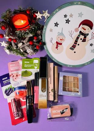 Бьюті набори з косметикою в подарунковій упаковці4 фото