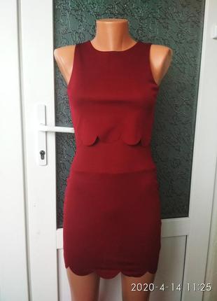 Бордова сукня