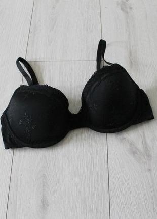 Черный бюстгальтер с вышивкой lingerie
