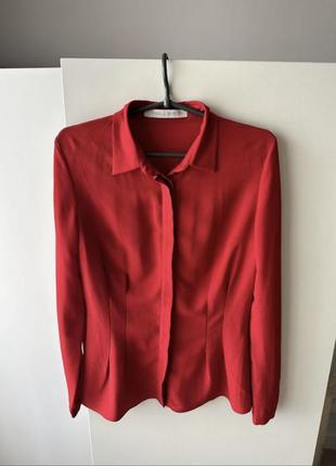 Isabel garcia червона сорочка від відомого італійського бренду