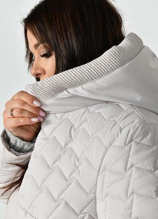 Зимняя комфотная куртка молочного цвета на синтепоне, больших размеров от 50 до 607 фото