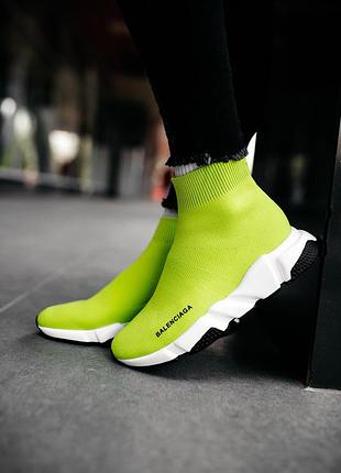 Женские стильные кроссовки летние.