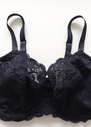 Бюстгальтер с кружевными вставками