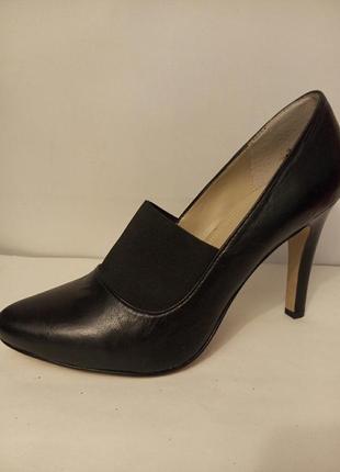 Шкіра нові туфлі по устілці 26 см