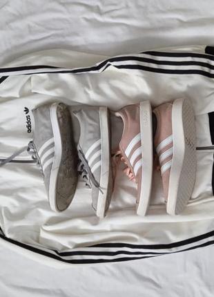 Кофта + две пары тапочек адидас