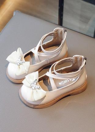 Туфлі для дівчат